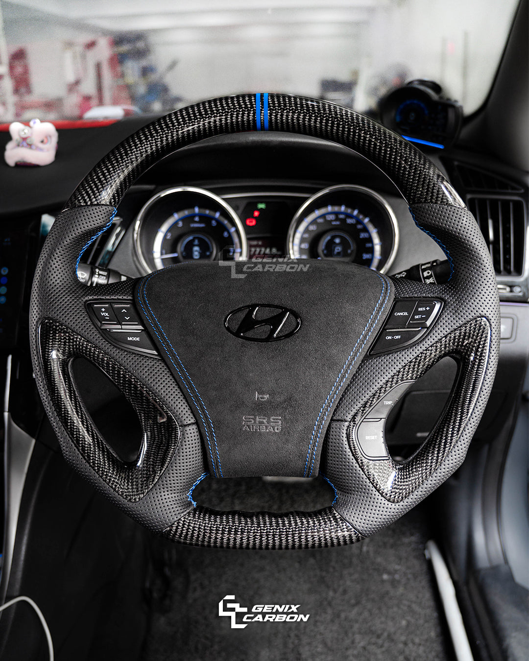 Hyundai Sonata 2009+ Custom Carbon Fiber Steering Wheel